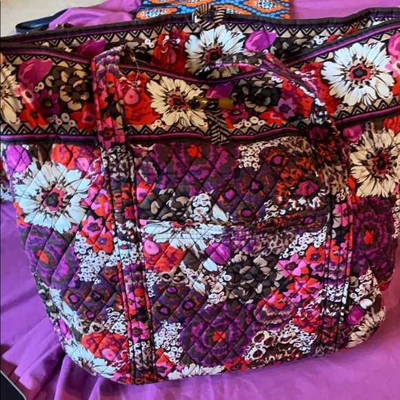 Vera Bradley Handbags - NWOT Vera Bradley Tote
